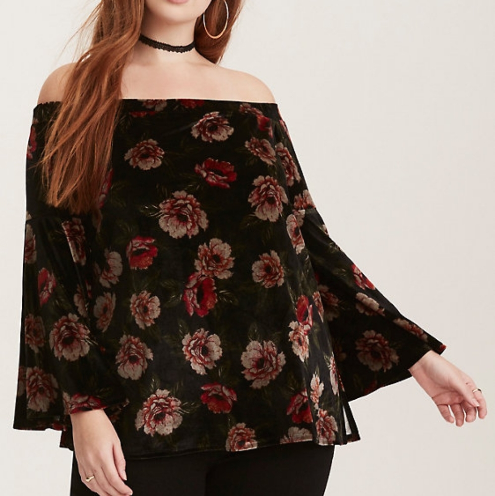 NWOT Torrid black floral velvet top